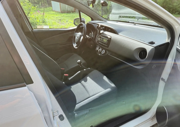 Toyota Yaris cena 33900 przebieg: 170090, rok produkcji 2015 z Lądek-Zdrój małe 232